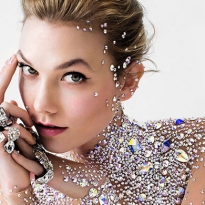 Шарлотт Олимпия, Карли Клосс, Джейсон Ву снялись для Swarovski