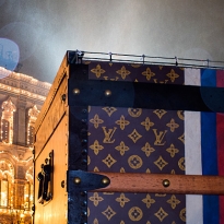 Louis Vuitton объявил о переносе выставки