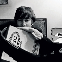 Выставка фотографий The Beatles в Four Seasons Hotel George V