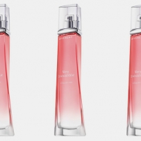 Новинка в серии ароматов Very Irrésistible Givenchy