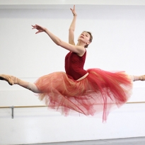 Спектакль недели: \"Тщетная предосторожность\" в Михайловском театре