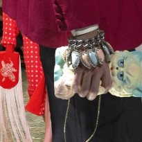 Сумки сезона весна-лето 2025: медицинские саквояжи, рюкзаки и клатчи-котики