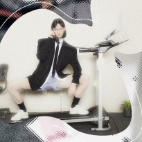 Как тренироваться в офисе, не вставая с рабочего места? Отвечает эксперт