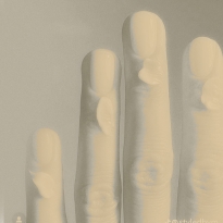 Как стресс влияет на здоровье ногтей и какие процедуры помогут их восстановить? Отвечает эксперт