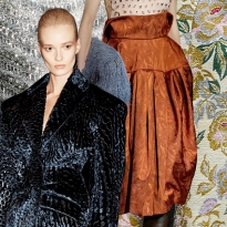 Бархат, жаккард и модная кольчуга — фактуры и ткани осень-зима 2025