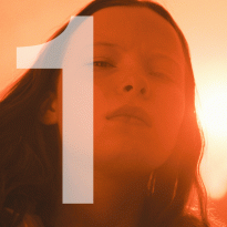 «Что знает Мариэль»: 5 причин посмотреть социальную сатиру Фредерика Хамбалека