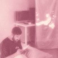 Отношения на расстоянии: как любить, когда рядом только айфон? (18+)