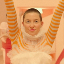 Недолго мьюзика играла: что нужно знать о фильме Сии «Мьюзик»