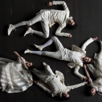 За сценой: как готовятся к спектаклю \"Сон в летнюю ночь\" в Мастерской Петра Фоменко