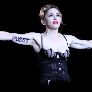 Мадонна выйдет на сцену вместе с Pussy Riot