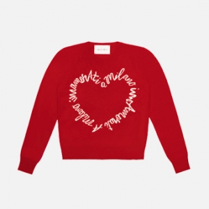 Альберта Ферретти запустила коллекцию «сердечных» свитеров