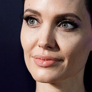 Анджелина Джоли рассказала The New York Times о новой операции