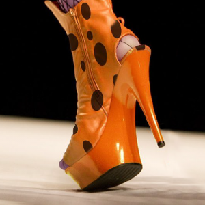 Пламенный кутюр: Cheetos устроил модный показ на Неделе моды в Нью-Йорке