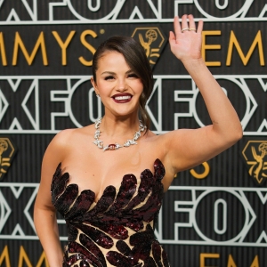 Моника Белуччи в Saint Laurent и Селена Гомес в Oscar de la Renta: ковровая дорожка 75-й церемонии «Эмми»