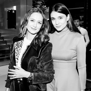 Louis Vuitton пригласил Викторию Исакову, Вику Газинскую и Наталью Османн на праздничный коктейль