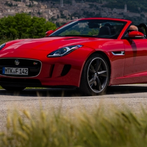 Jaguar F-Type: новое имя в мире спорткаров