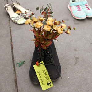 Парижане устроили &quot;обувной&quot; протест
