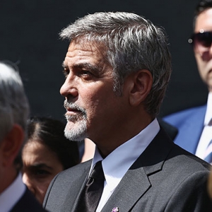 Джордж Клуни прибыл в Ереван для участия в первой церемонии Aurora Prize