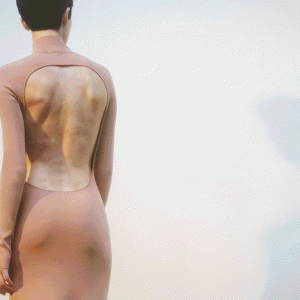 Лазурь морской воды и мандарины. Какой будет палитра сезона весна-лето 2022