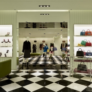 В Санкт-Петербурге открылся первый магазин Prada