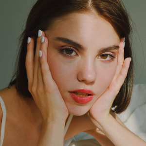 Хотите сделать овал лица четким? Помогут эти упражнения