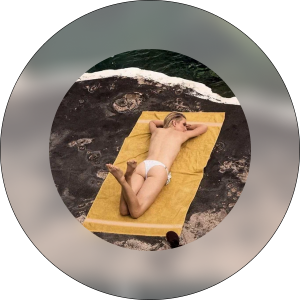 Фото дня: Джессика Стэм в летнем выпуске «Vogue Греция»