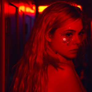 Певица Sia записала саундтрек к фильму &quot;Неоновый демон&quot;