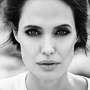 Анджелина Джоли стала лицом Guerlain