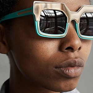 Кенийские ремесленники в рекламной кампании очков Karen Walker