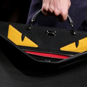 Знаменитые женщины создадут свои версии сумки Fendi Peekaboo