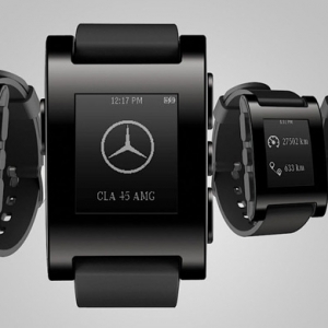 Mercedes-Benz внедрит приложение в smart-часы Pebble