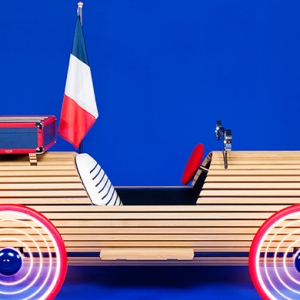 Выставка So French в парижском салоне Renault