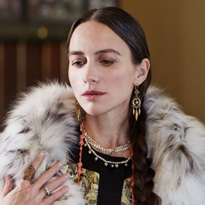 Ольга Томпсон с дочерьми в съемке Buro 24/7 x Braschi