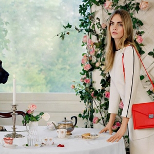 Кара Делевинь в весенней кампании Mulberry