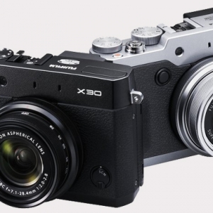 Fujifilm представил винтажную камеру X30