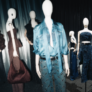 Деним, стразы, бахрома: новая глава бренда Liu Jo