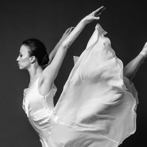 «Моя Анна, конечно, очень сильная»: балерина Рената Шакирова о Карениной, книгах и не только