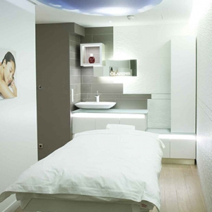 В Санкт-Петербурге открылся Clarins Skin Spa
