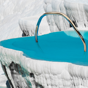 Ювелирные украшения российской марки anna.m.objects в сюрреалистичной съемке