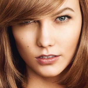 Карли Клосс стала новым послом L'Oréal