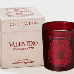 Valentino и Cire Trudon выпустили праздничную свечу