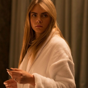 Первые кадры с Карой Делевинь из фильма \"Вне времени\"