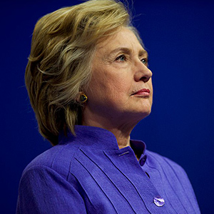 Хиллари Клинтон высмеяла страхи по поводу своей пневмонии