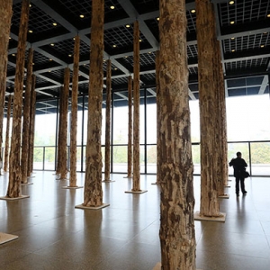 Дэвид Чипперфильд создал инсталляцию в Новой национальной галерее Берлина
