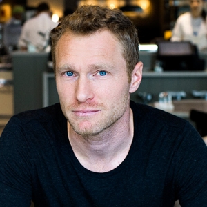 Дмитрий Турсунов: \"И в обезьянку можно вбухать деньги, но в теннис она не заиграет\"