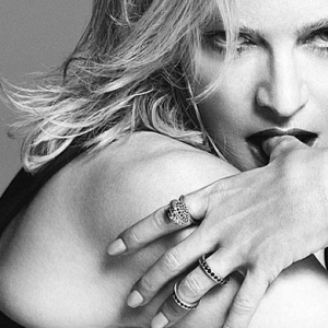Мадонна снова стала лицом Versace