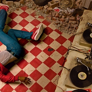 Баз Лурман снимет сериал о безумных 70-х