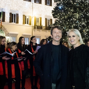 Рождественская елка от Valentino в Риме