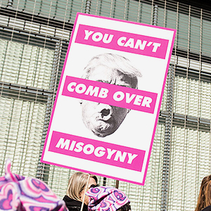 Майли Сайрус, Джейн Фонда и Натали Портман вышли на «Женский марш» в Лос-Анджелесе