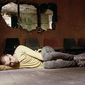 Звезда «На игле» считает, что фильм ввел моду на узкие джинсы